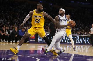 与球队一起 与球队一起